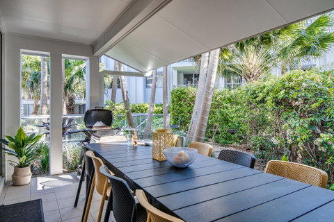 Coolum At The Beach - Pubs and Clubs 31