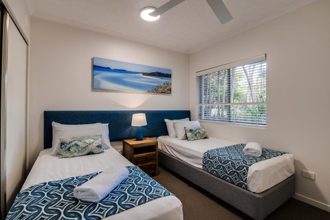 Coolum At The Beach - Pubs and Clubs 39
