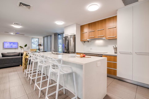 Coolum At The Beach - Pubs and Clubs 19