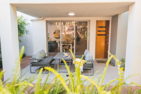 Coolum At The Beach - Pubs and Clubs 35