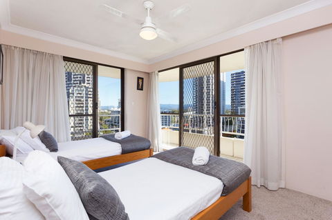 Capricornia Apartments - Pubs and Clubs 12