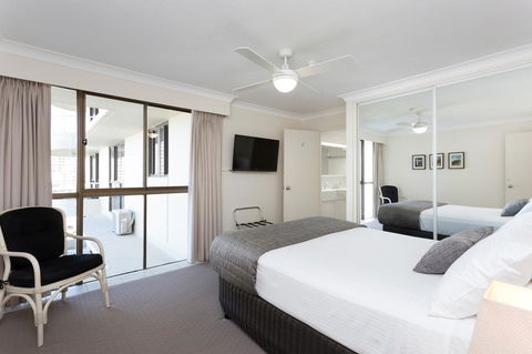Capricornia Apartments - Pubs and Clubs 1