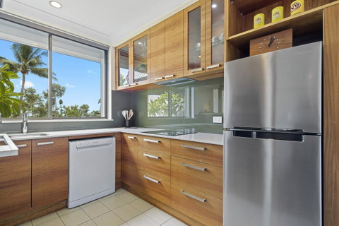 Montipora Unit 3 - In The Heart Of Airlie, Wi-fi And Netflix - Go Out 5