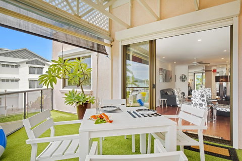 Montipora Unit 3 - In The Heart Of Airlie, Wi-fi And Netflix - Go Out 1