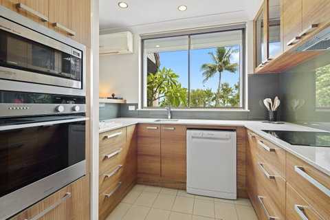 Montipora Unit 3 - In The Heart Of Airlie, Wi-fi And Netflix - Go Out 4