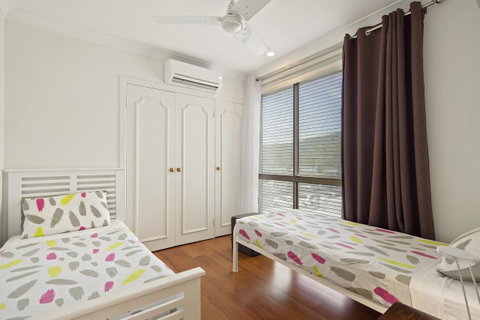 Montipora Unit 3 - In The Heart Of Airlie, Wi-fi And Netflix - Go Out 7