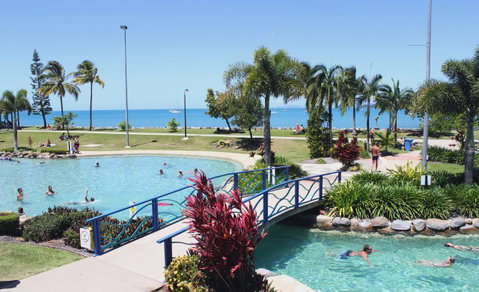 Montipora Unit 3 - In The Heart Of Airlie, Wi-fi And Netflix - Go Out 14