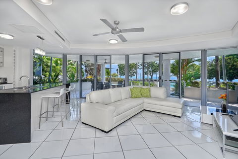 Vision Apartments - Go Out 7