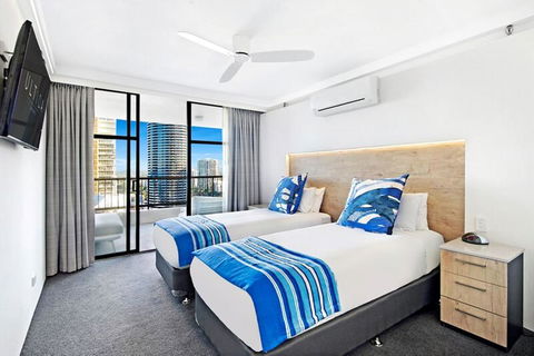 ULTIQA Beach Haven On Broadbeach - Pubs and Clubs 4