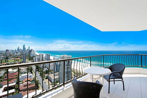 ULTIQA Beach Haven On Broadbeach - Pubs and Clubs 16