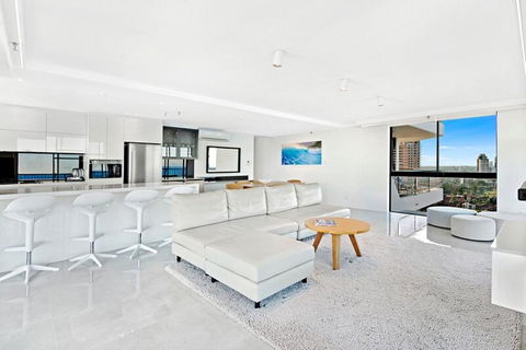 ULTIQA Beach Haven On Broadbeach - Pubs and Clubs 3