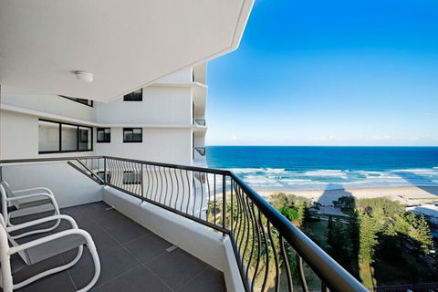 ULTIQA Beach Haven On Broadbeach - Pubs and Clubs 5