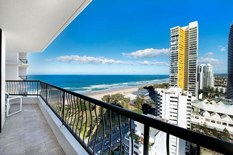 ULTIQA Beach Haven On Broadbeach - Pubs and Clubs 12
