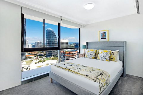 ULTIQA Beach Haven On Broadbeach - Pubs and Clubs 7