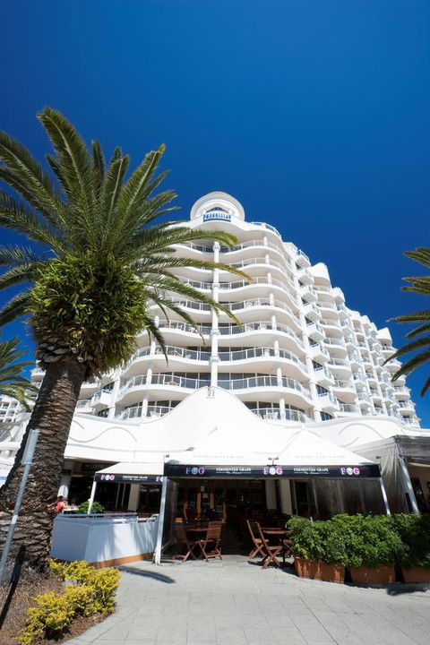 The Phoenician Resort - Pubs and Clubs 4