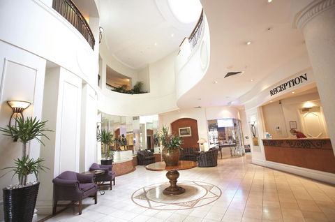 The Phoenician Resort - Pubs and Clubs 5