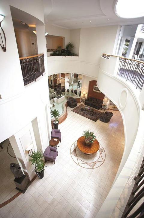 The Phoenician Resort - Pubs and Clubs 11