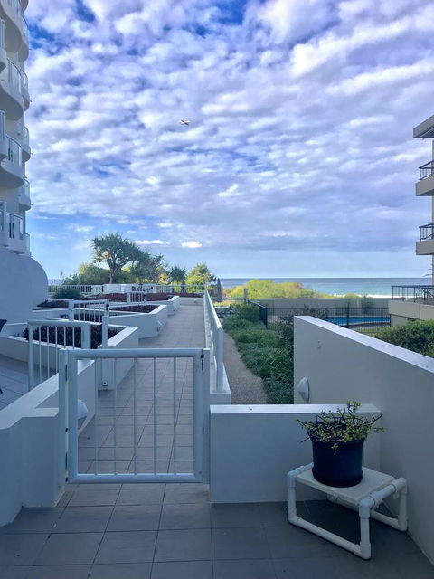 Regency On The Beach - Pubs and Clubs 8