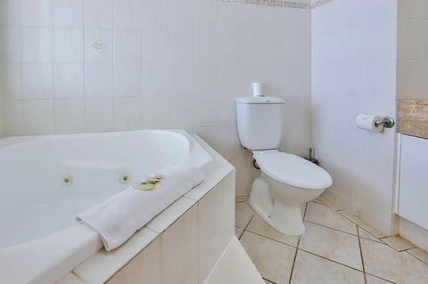 Regency On The Beach - Pubs and Clubs 5