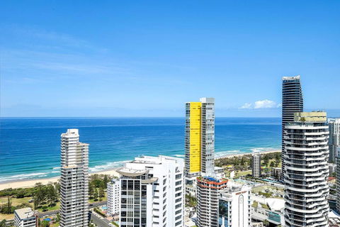 Qube Broadbeach Ocean View Apartments - Go Out 36