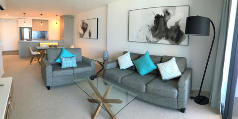 Qube Broadbeach Ocean View Apartments - Go Out 29