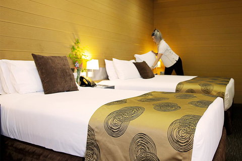 Room Motels Kingaroy - Pubs and Clubs 22