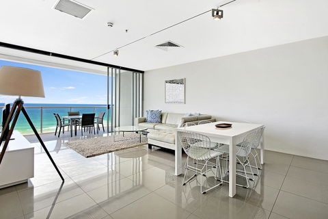 ULTIQA Air On Broadbeach - Pubs and Clubs 29