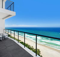 ULTIQA Air On Broadbeach - Pubs and Clubs