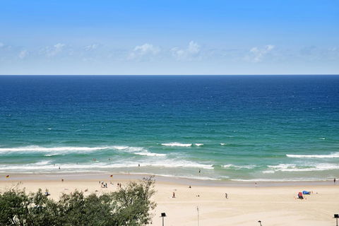 ULTIQA Air On Broadbeach - Pubs and Clubs 13