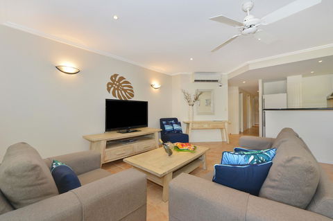 Cayman Villas Port Douglas - Pubs and Clubs 34