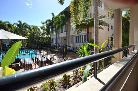Cayman Villas Port Douglas - Pubs and Clubs 3