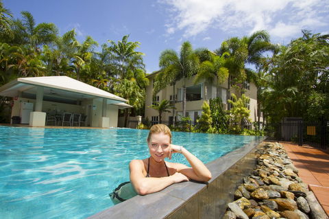 Cayman Villas Port Douglas - Pubs and Clubs 14