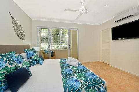Cayman Villas Port Douglas - Pubs and Clubs 31