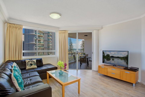 Kirra Beach Apartments - Go Out 19