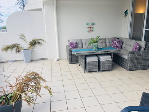 Kirra Beach Apartments - Go Out 4