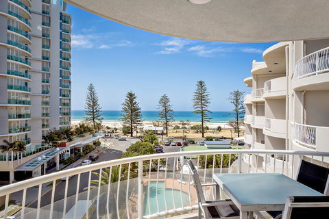 Kirra Beach Apartments - Go Out 22