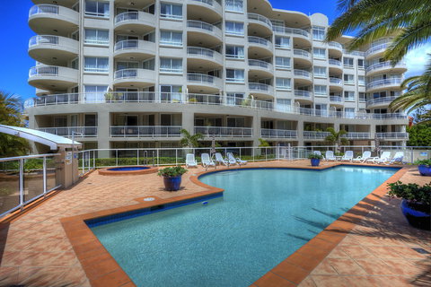 Kirra Beach Apartments - Go Out 21