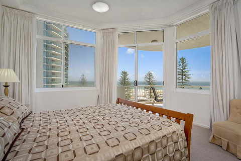 Kirra Beach Apartments - Go Out 23