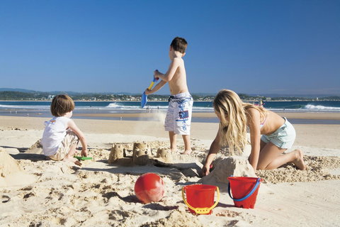 Kirra Beach Apartments - Go Out 10