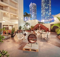 Novotel Surfers Paradise - Pubs and Clubs