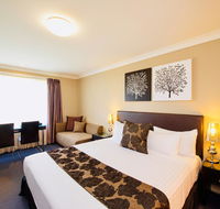 Best Western Plus Ambassador On Ruthven Motor Inn - Pubs and Clubs