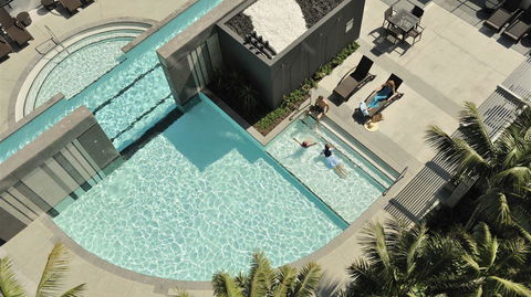 Luxury 3 Bedroom In Heart Of Broadbeach - Pubs and Clubs 15