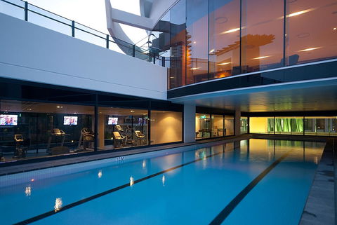 Luxury 3 Bedroom In Heart Of Broadbeach - Pubs and Clubs 13