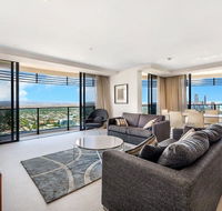 Luxury 3 Bedroom in heart of Broadbeach - Pubs and Clubs
