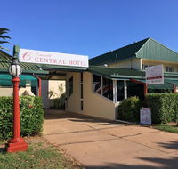Emerald Central Hotel - Go Out