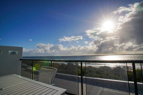 San Marino By The Sea Apartments - Pubs and Clubs 1