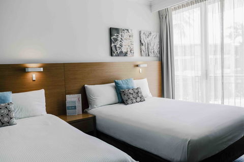 Novotel Cairns Oasis Resort - Go Out 25