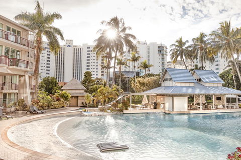 Novotel Cairns Oasis Resort - Go Out 1
