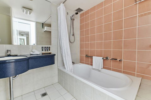 Novotel Cairns Oasis Resort - Go Out 2