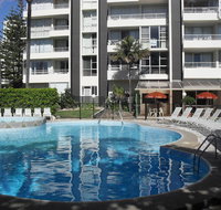 Golden Gate Resort - Pubs and Clubs